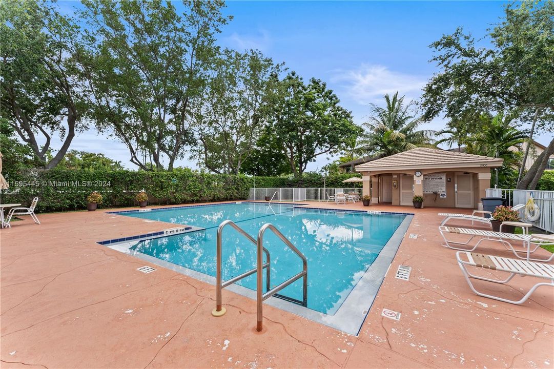 Active With Contract: $3,200 (4 beds, 2 baths, 1953 Square Feet)