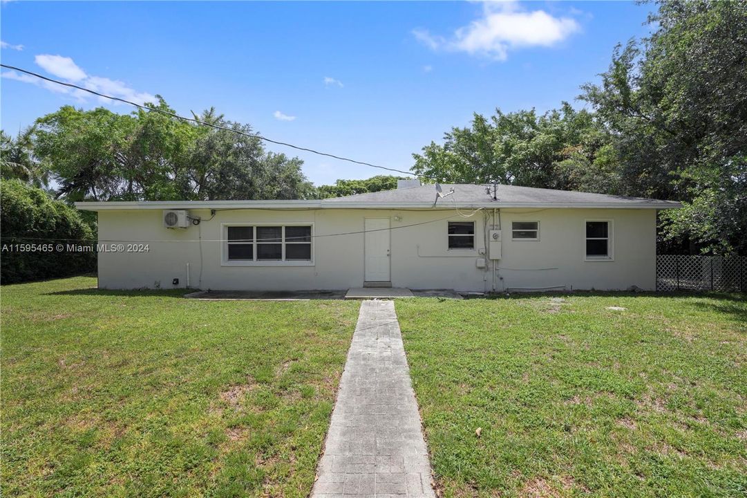 Active With Contract: $4,100 (3 beds, 2 baths, 0 Square Feet)