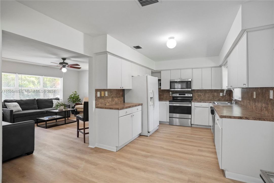 Active With Contract: $4,100 (3 beds, 2 baths, 0 Square Feet)