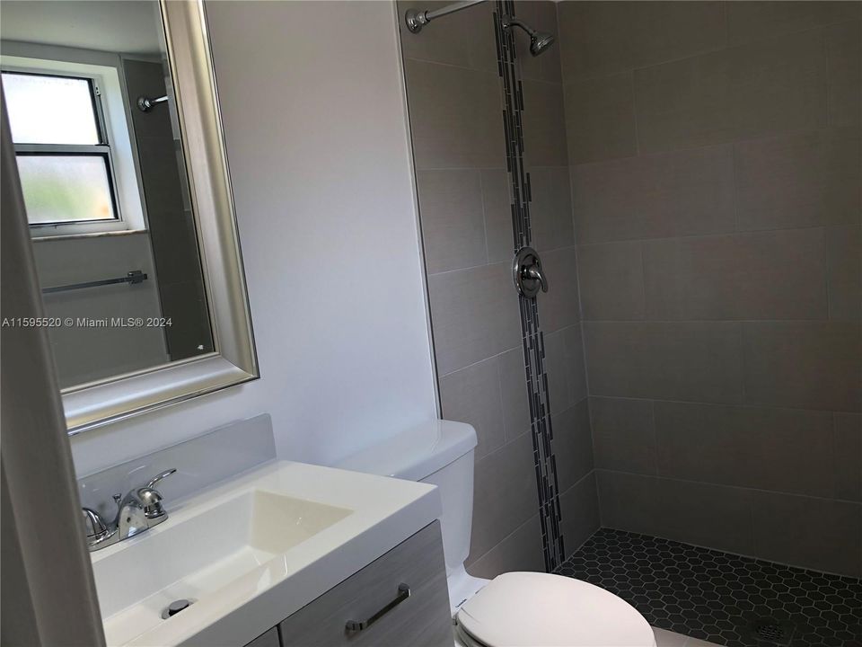 Recently Rented: $2,275 (2 beds, 2 baths, 932 Square Feet)