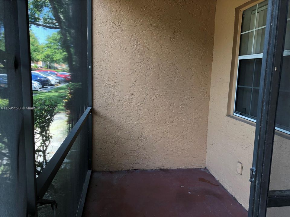 Recently Rented: $2,275 (2 beds, 2 baths, 932 Square Feet)