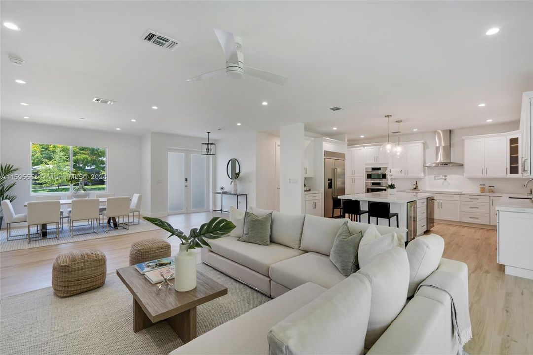 Recently Sold: $1,895,000 (4 beds, 4 baths, 2745 Square Feet)