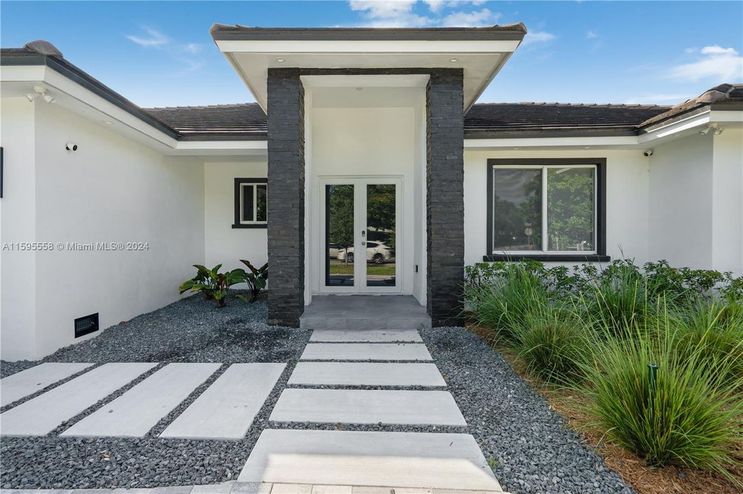 Recently Sold: $1,895,000 (4 beds, 4 baths, 2745 Square Feet)