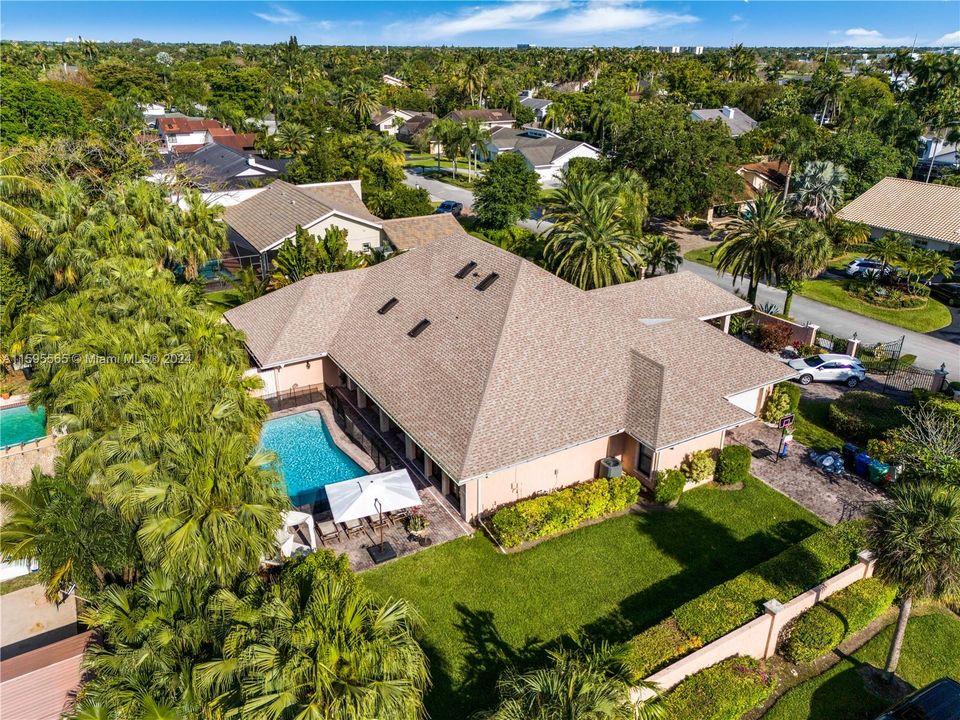 Recently Sold: $1,650,000 (5 beds, 5 baths, 3775 Square Feet)