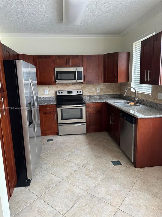 For Rent: $4,300 (3 beds, 3 baths, 1784 Square Feet)