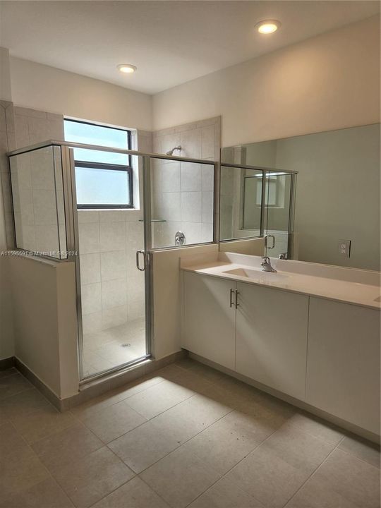 Active With Contract: $2,850 (3 beds, 2 baths, 1697 Square Feet)