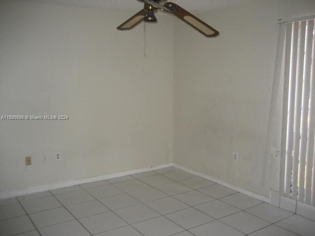 For Rent: $2,400 (2 beds, 2 baths, 955 Square Feet)