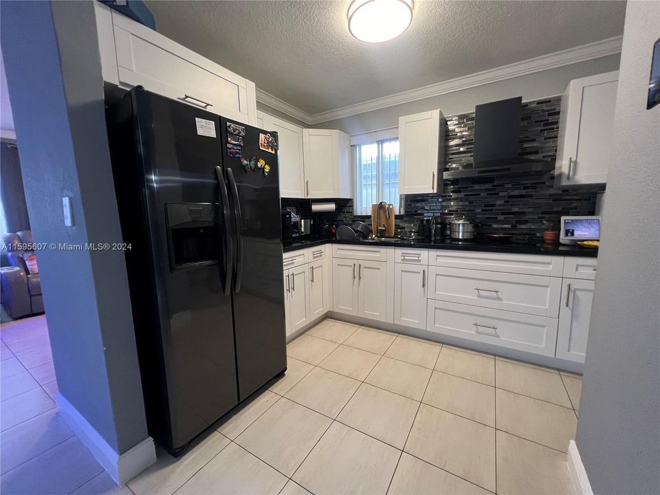 For Sale: $550,000 (3 beds, 1 baths, 1190 Square Feet)