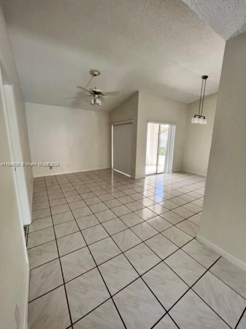 For Rent: $2,700 (2 beds, 2 baths, 893 Square Feet)