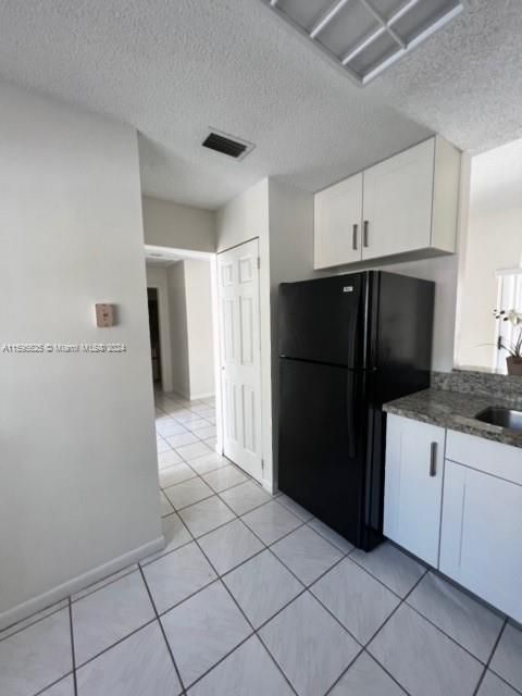 For Rent: $2,700 (2 beds, 2 baths, 893 Square Feet)