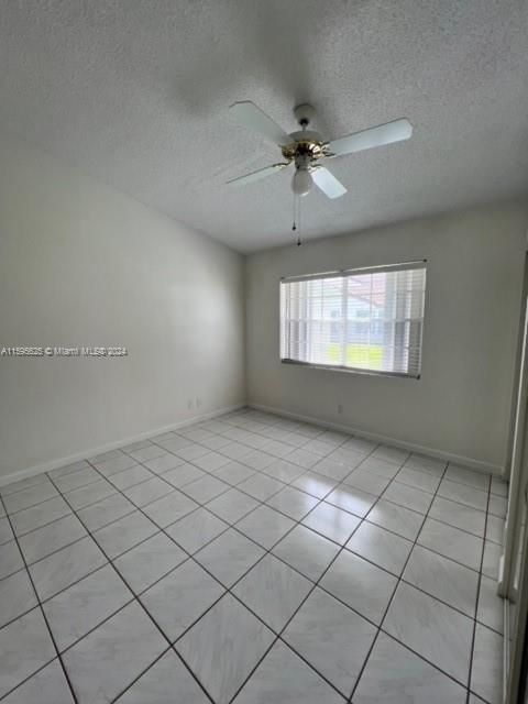 For Rent: $2,700 (2 beds, 2 baths, 893 Square Feet)