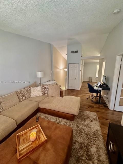 Recently Rented: $1,850 (1 beds, 1 baths, 644 Square Feet)