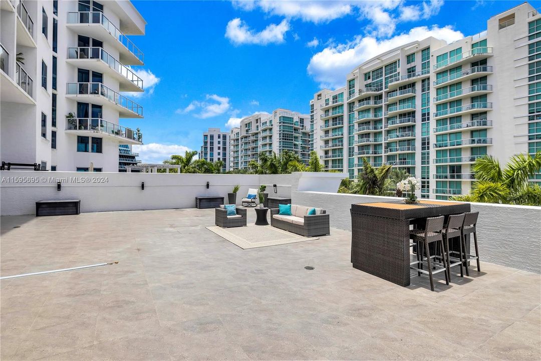 Active With Contract: $1,450,000 (4 beds, 4 baths, 3030 Square Feet)