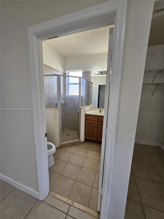 Active With Contract: $1,650 (1 beds, 1 baths, 2312 Square Feet)