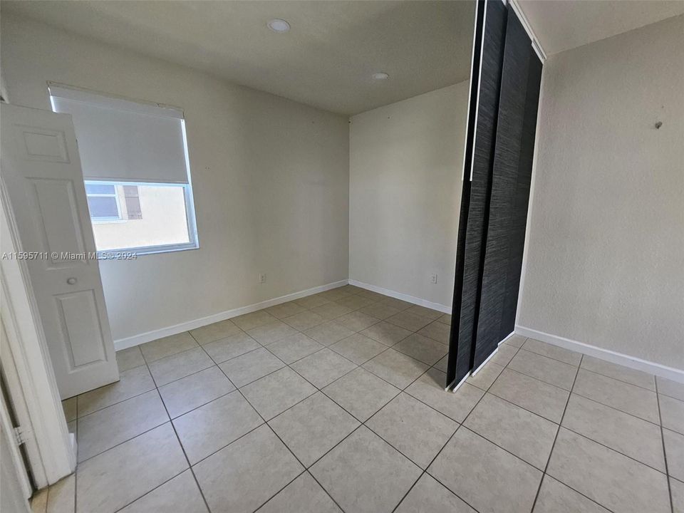 Active With Contract: $1,650 (1 beds, 1 baths, 2312 Square Feet)