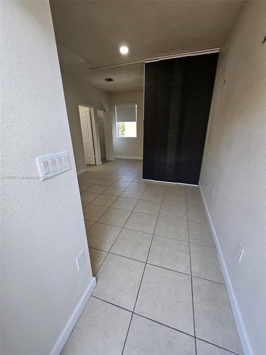 Active With Contract: $1,650 (1 beds, 1 baths, 2312 Square Feet)