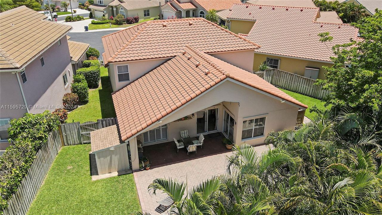 En Venta: $1,099,000 (5 camas, 2 baños, 2676 Pies cuadrados)