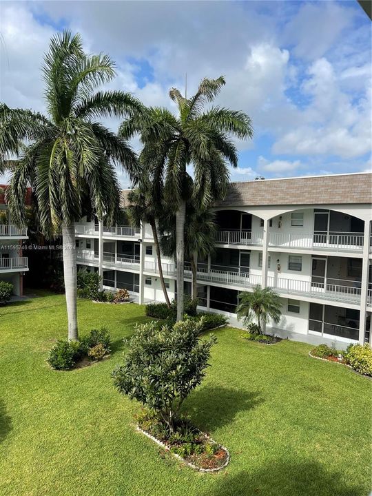 Recently Sold: $180,000 (1 beds, 1 baths, 800 Square Feet)