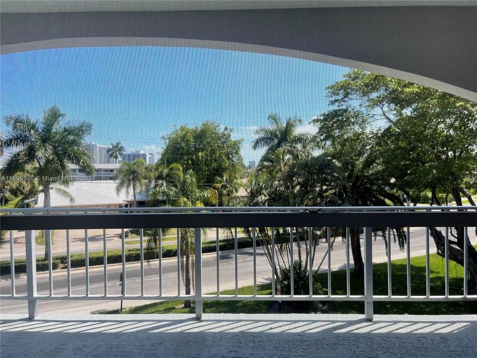 Recently Sold: $180,000 (1 beds, 1 baths, 800 Square Feet)