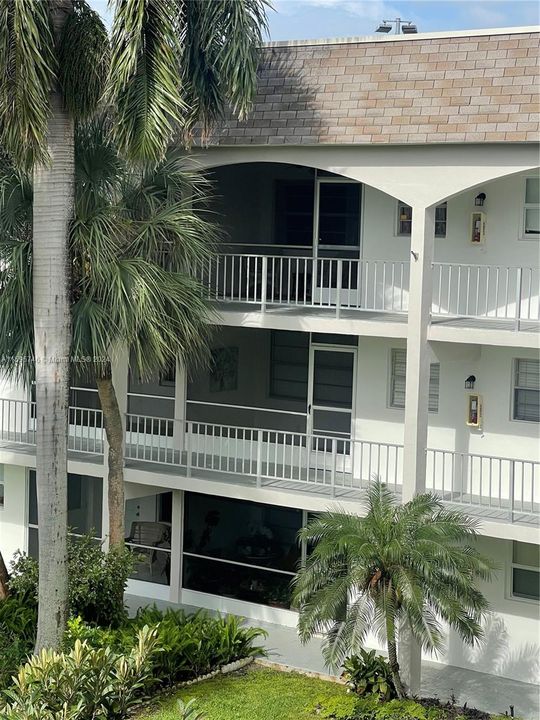 Recently Sold: $180,000 (1 beds, 1 baths, 800 Square Feet)