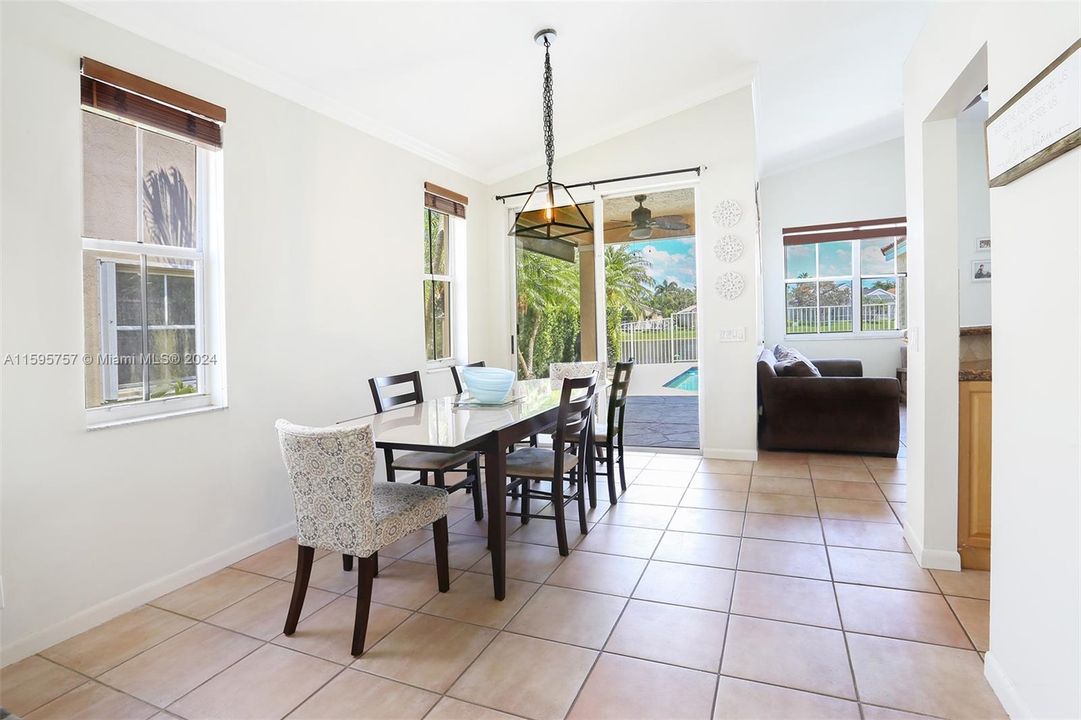 Active With Contract: $4,250 (3 beds, 2 baths, 1440 Square Feet)