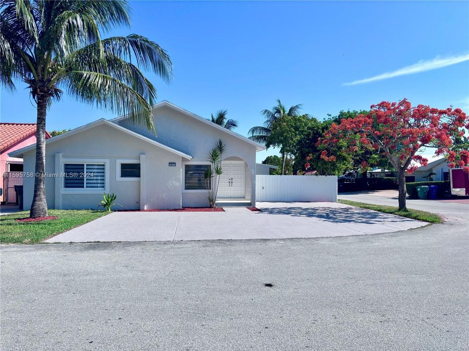 Active With Contract: $675,000 (3 beds, 2 baths, 1816 Square Feet)