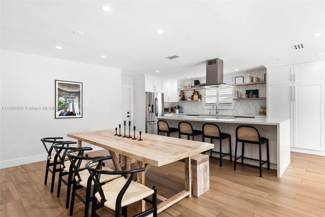 Active With Contract: $1,275,000 (3 beds, 2 baths, 1822 Square Feet)