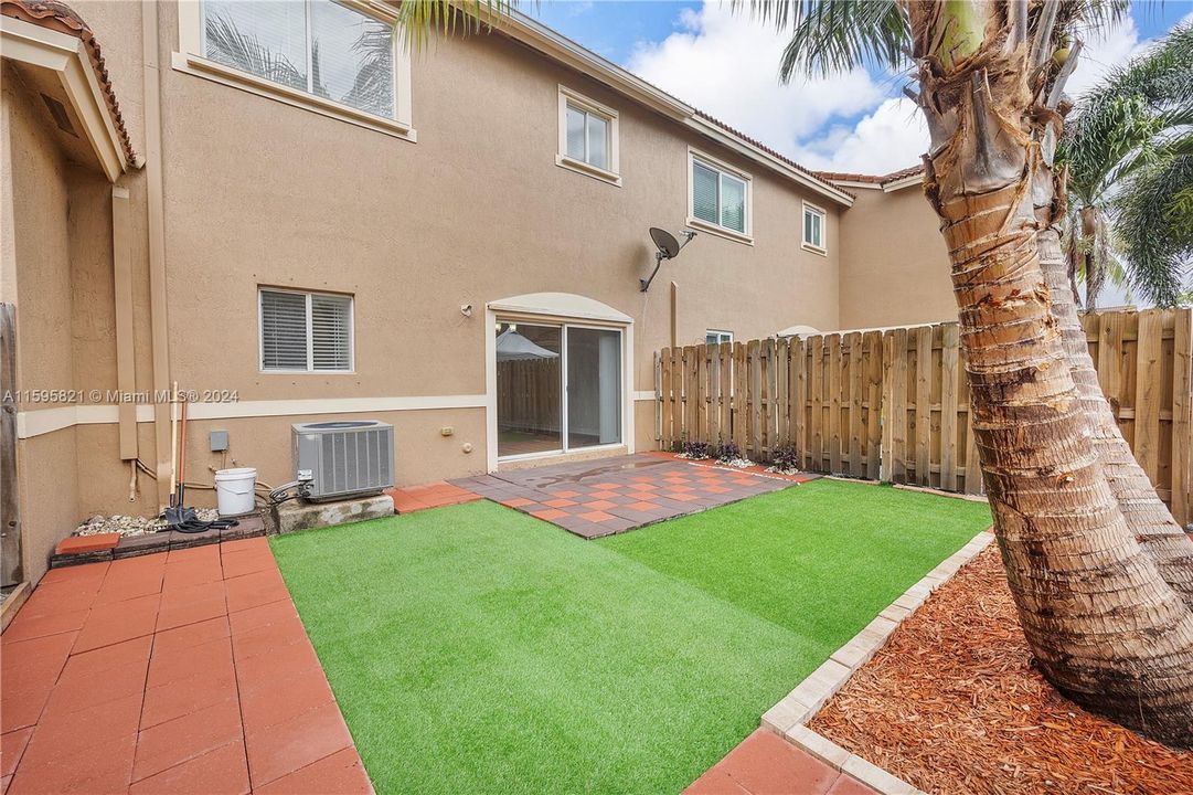 Active With Contract: $2,675 (3 beds, 2 baths, 1295 Square Feet)