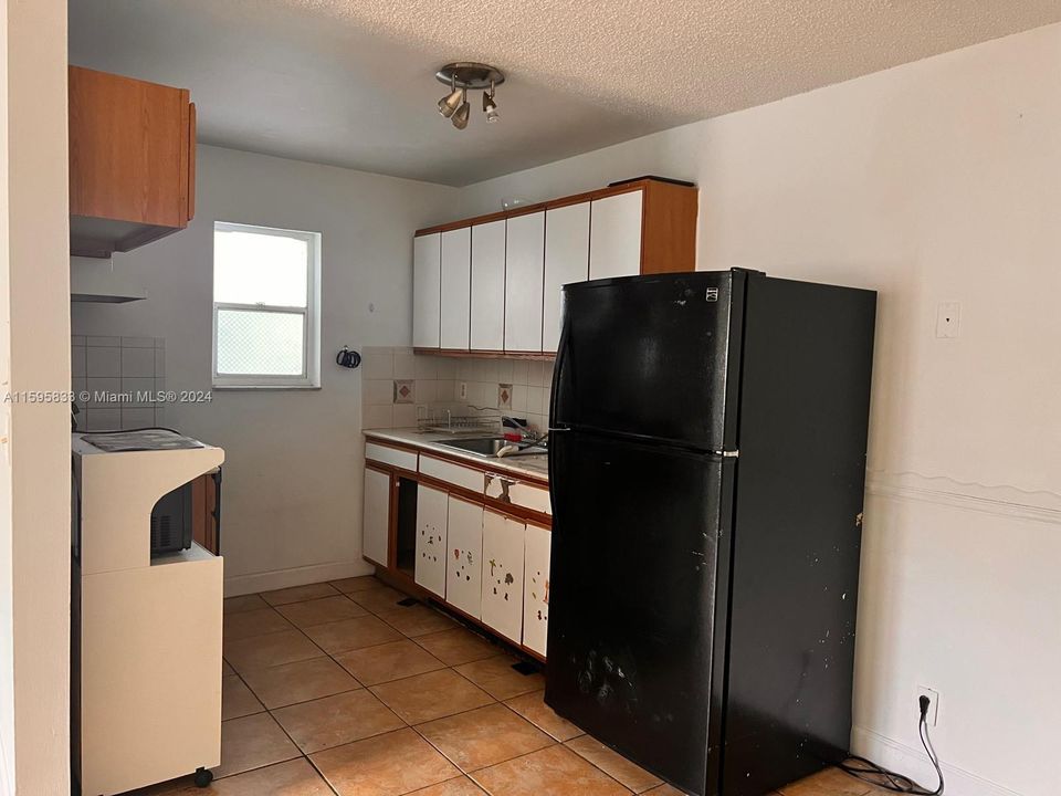 For Sale: $168,999 (1 beds, 1 baths, 690 Square Feet)