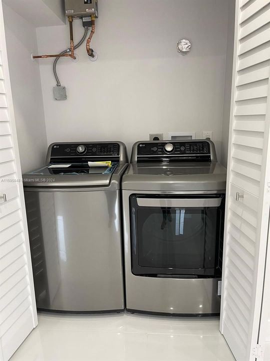 Recientemente alquilado: $4,850 (4 camas, 2 baños, 1776 Pies cuadrados)