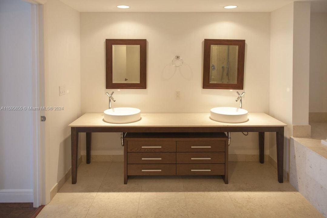 Недавно арендовано: $5,150 (2 спален, 2 ванн, 1290 Квадратных фут)