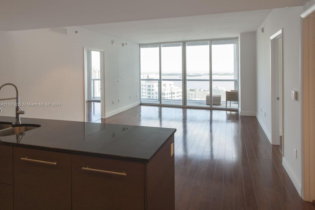 Недавно арендовано: $5,150 (2 спален, 2 ванн, 1290 Квадратных фут)