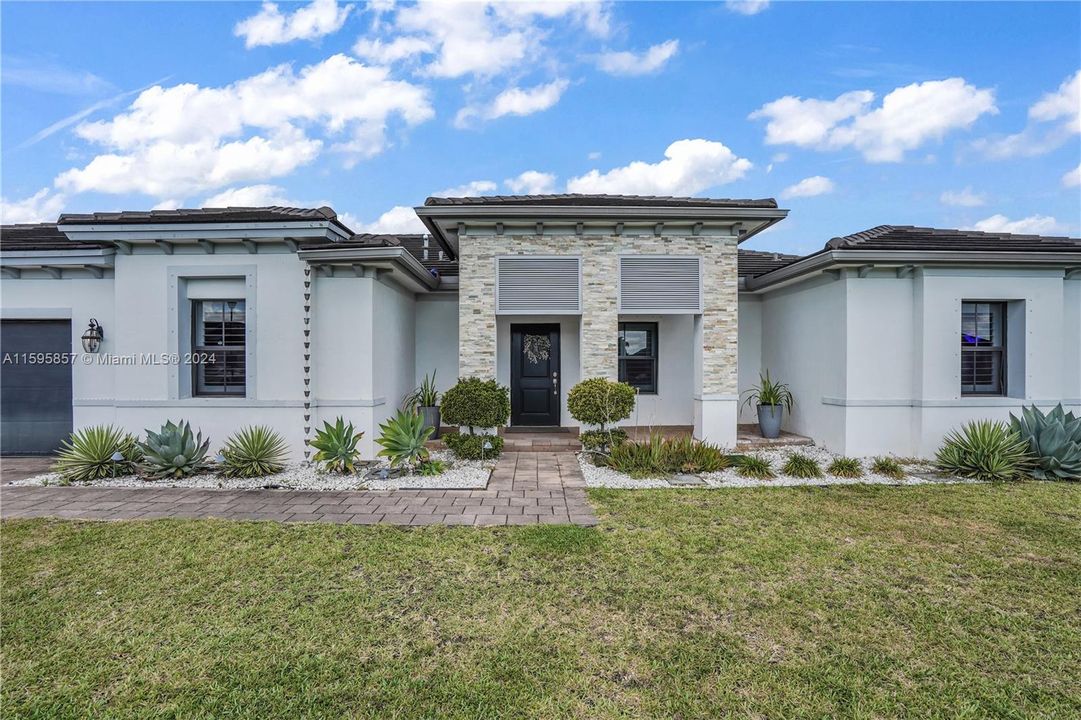 Recently Sold: $1,200,000 (5 beds, 4 baths, 2911 Square Feet)