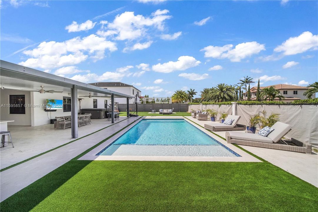 Recently Sold: $1,200,000 (5 beds, 4 baths, 2911 Square Feet)