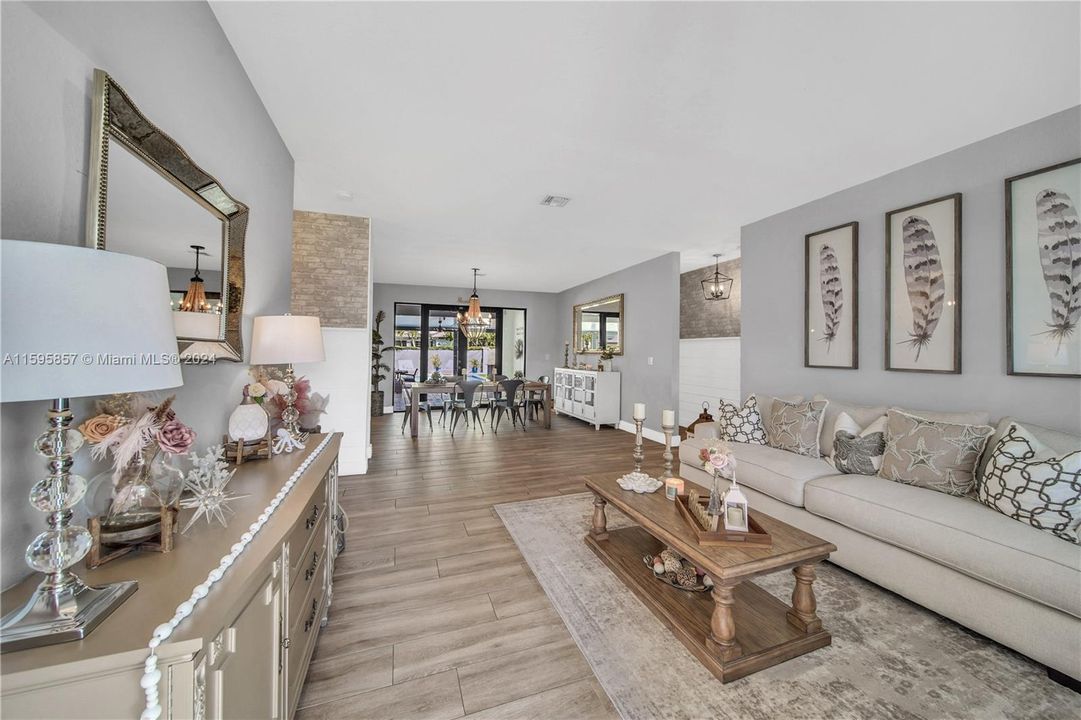 Recently Sold: $1,200,000 (5 beds, 4 baths, 2911 Square Feet)