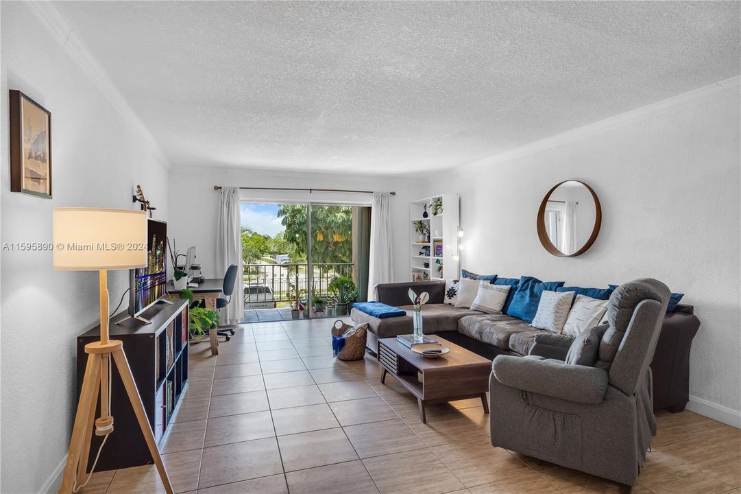 Recently Sold: $285,000 (2 beds, 2 baths, 1262 Square Feet)