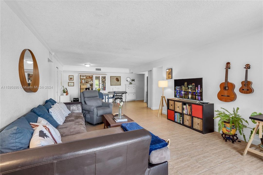 Recently Sold: $285,000 (2 beds, 2 baths, 1262 Square Feet)