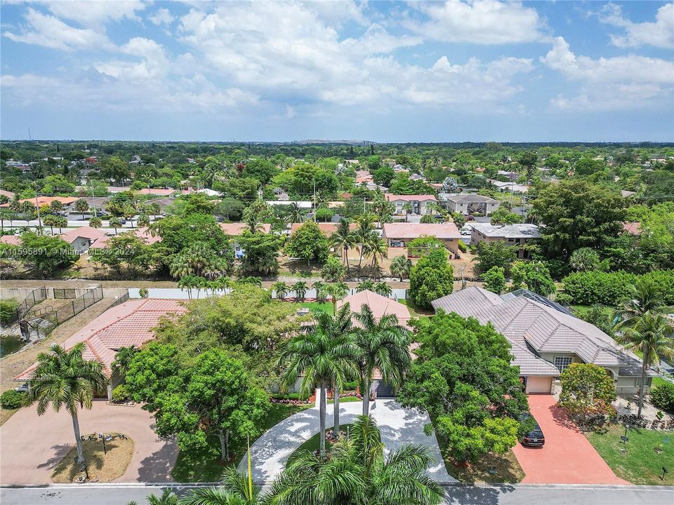 Active With Contract: $820,000 (4 beds, 3 baths, 2488 Square Feet)