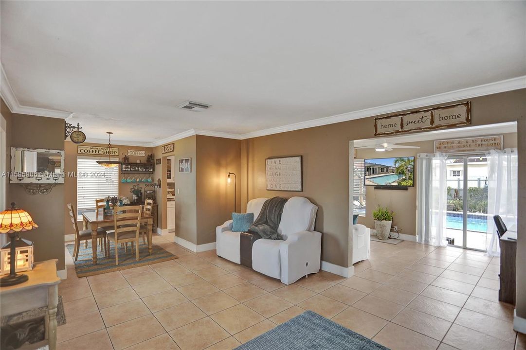 Active With Contract: $729,900 (4 beds, 2 baths, 1653 Square Feet)