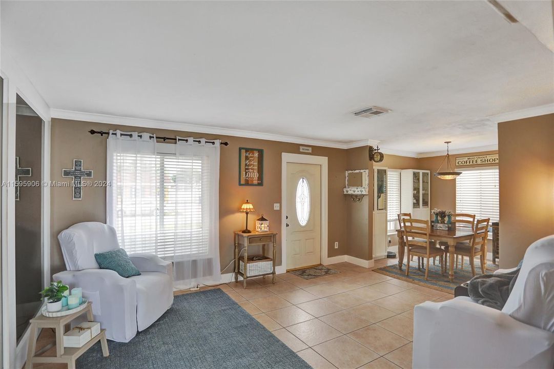 Active With Contract: $729,900 (4 beds, 2 baths, 1653 Square Feet)