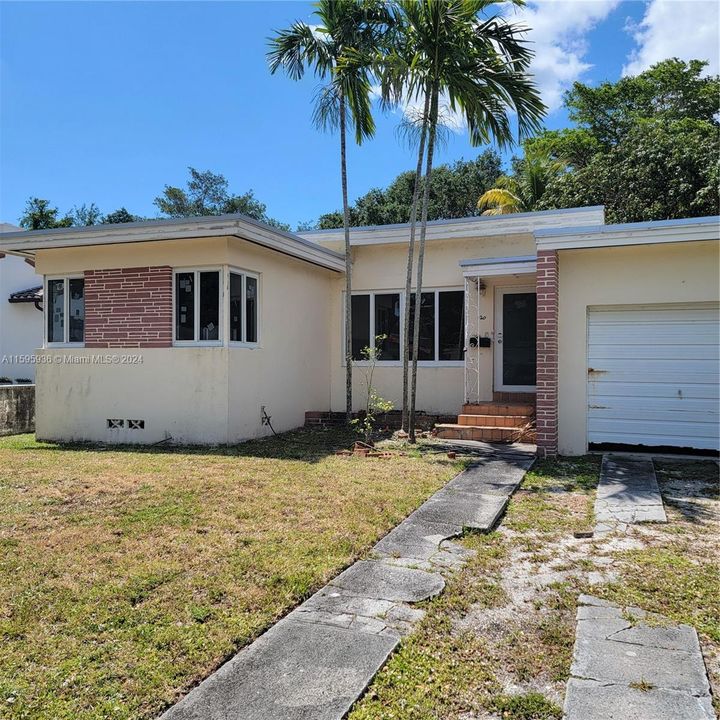 For Sale: $750,000 (3 beds, 2 baths, 1290 Square Feet)