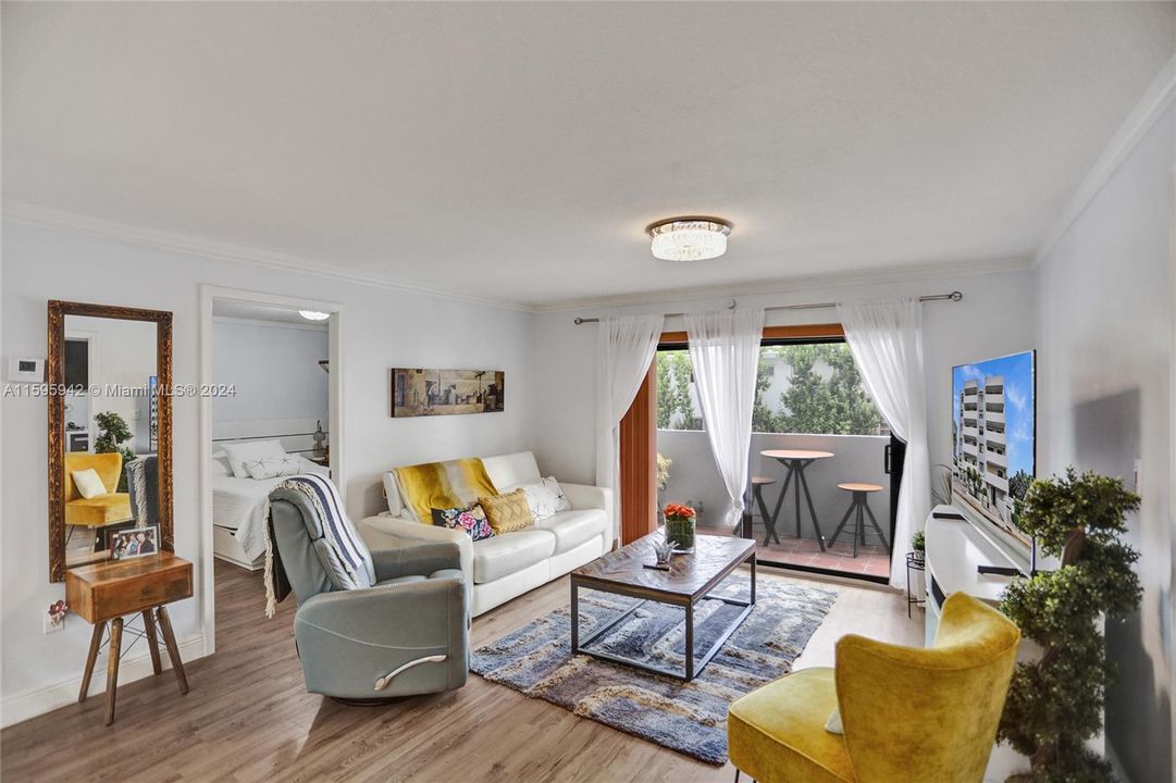 Recently Sold: $375,000 (2 beds, 2 baths, 958 Square Feet)