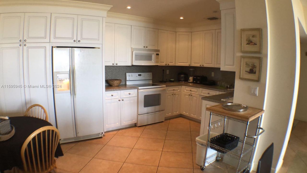 For Rent: $6,500 (2 beds, 2 baths, 1546 Square Feet)