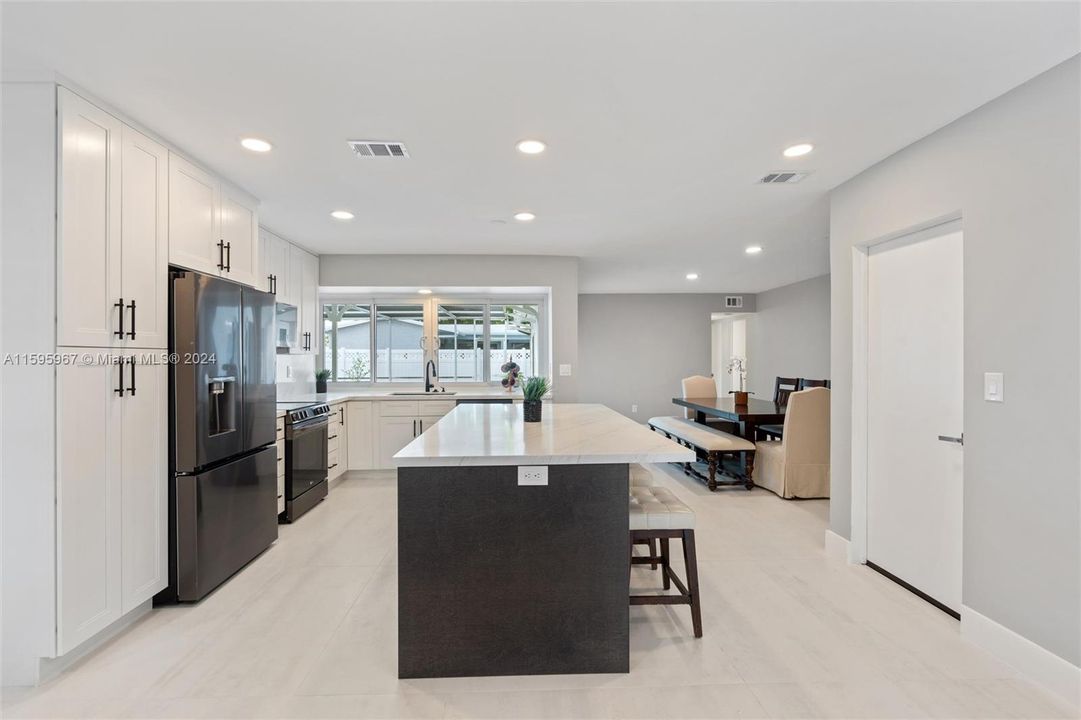 Active With Contract: $725,000 (4 beds, 2 baths, 1950 Square Feet)