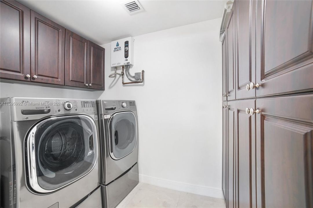 Active With Contract: $7,500 (4 beds, 2 baths, 1898 Square Feet)