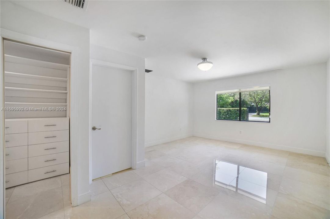 Active With Contract: $7,500 (4 beds, 2 baths, 1898 Square Feet)