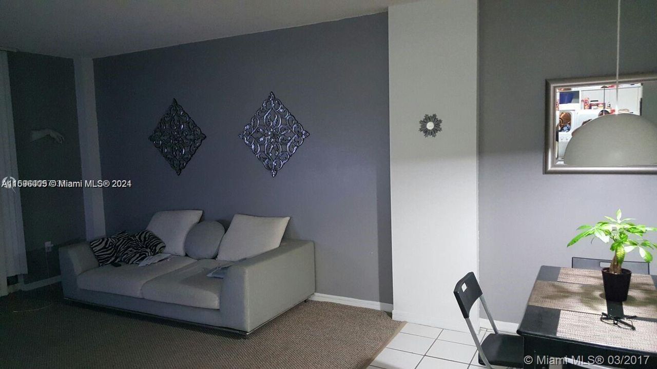 Recientemente alquilado: $2,300 (2 camas, 2 baños, 868 Pies cuadrados)