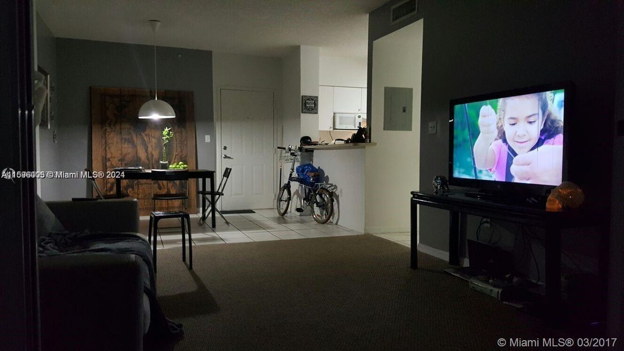 Recientemente alquilado: $2,300 (2 camas, 2 baños, 868 Pies cuadrados)