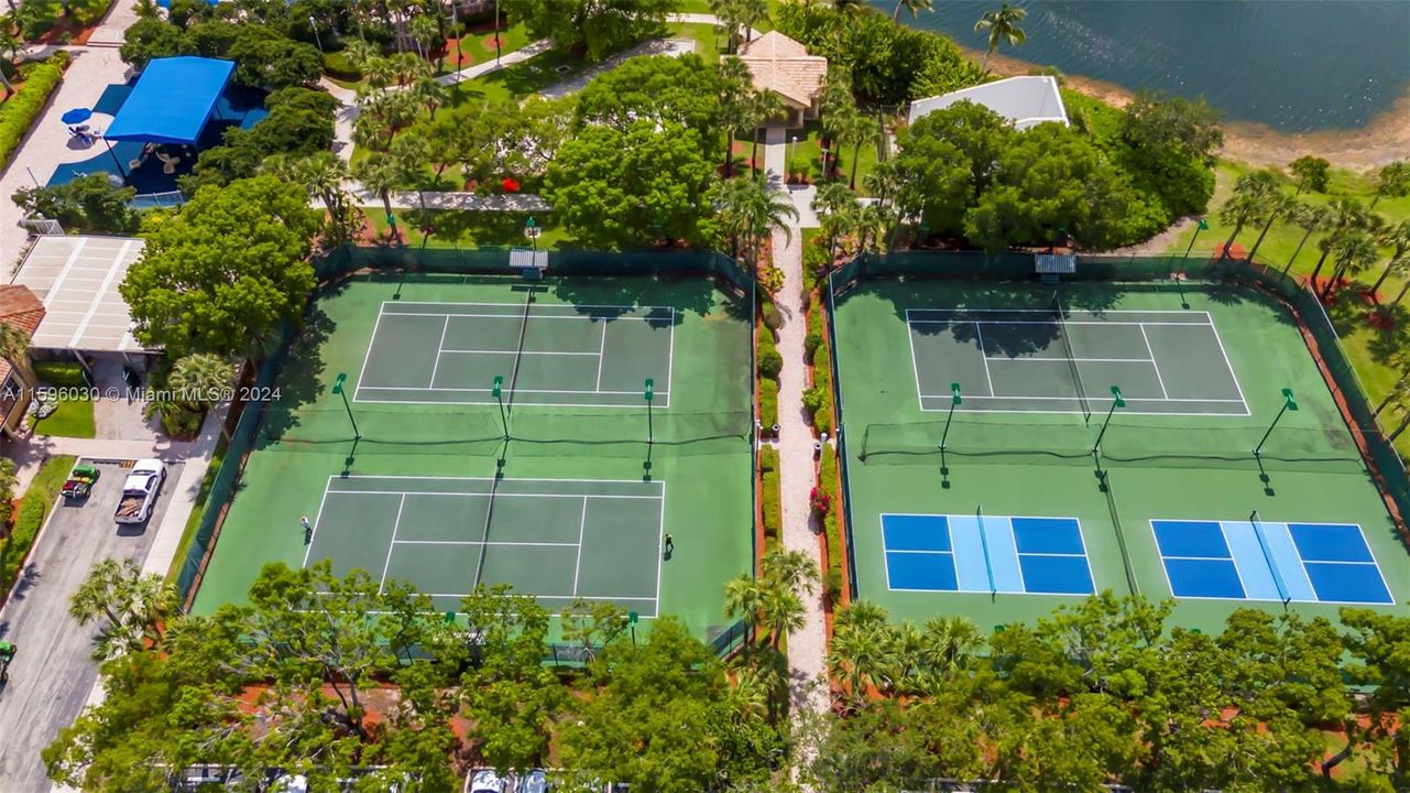 Pickleball/ Tennis Courts