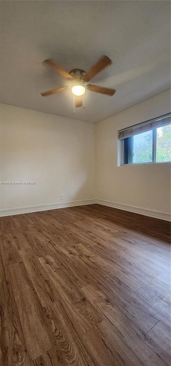 For Sale: $225,000 (1 beds, 1 baths, 585 Square Feet)